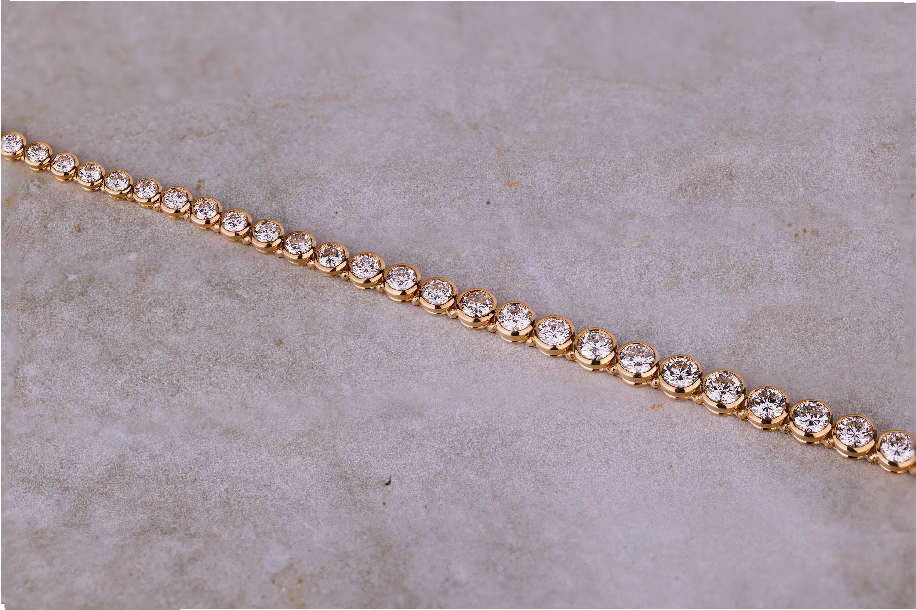 Diamond Suite | Necklace, Bracelet & Earrings | 18k Yellow Gold | Diamond Certification | 117 Diamonds | 41.84 ct