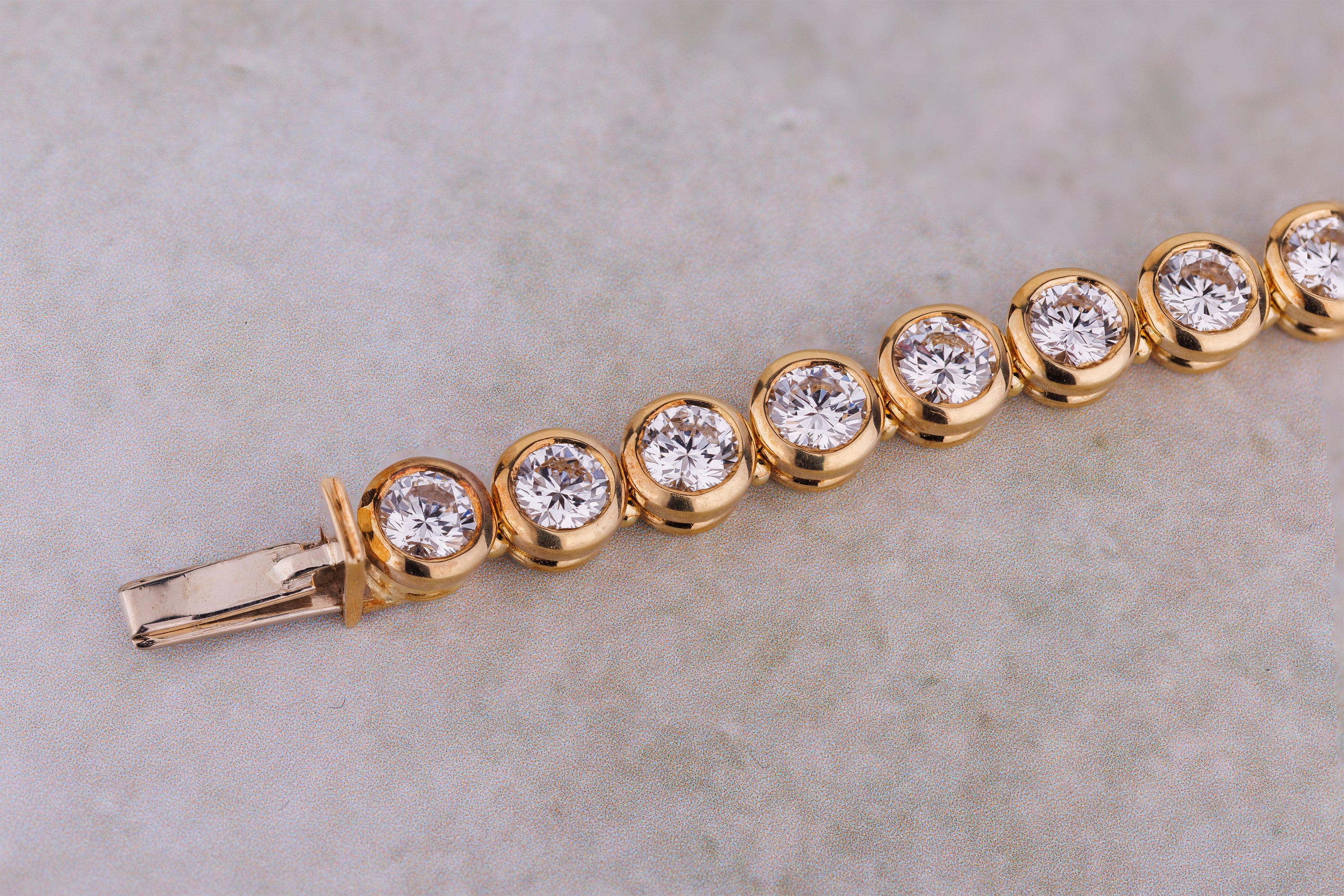 Diamond Suite | Necklace, Bracelet & Earrings | 18k Yellow Gold | Diamond Certification | 117 Diamonds | 41.84 ct