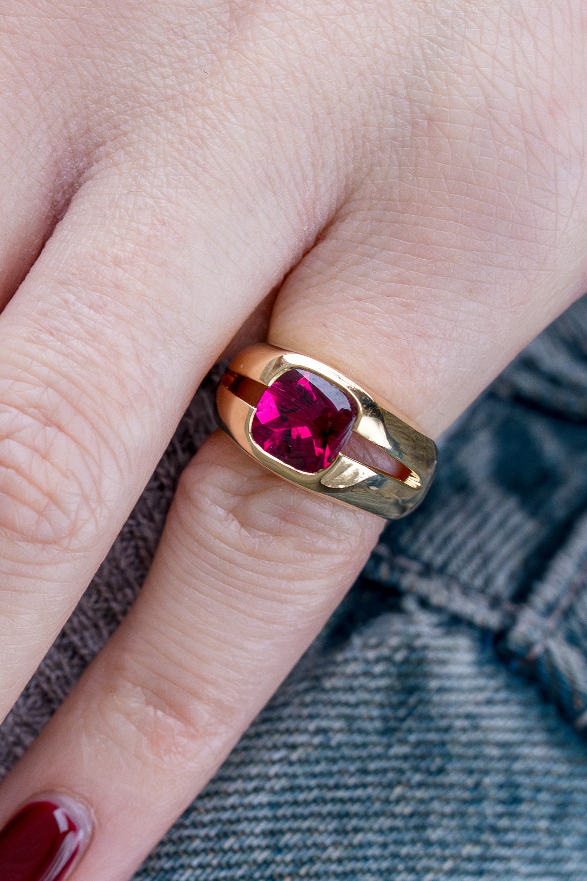 Tiffany Pink Tourmaline Cushion Cut Ring | 18k Yellow Gold | 2000