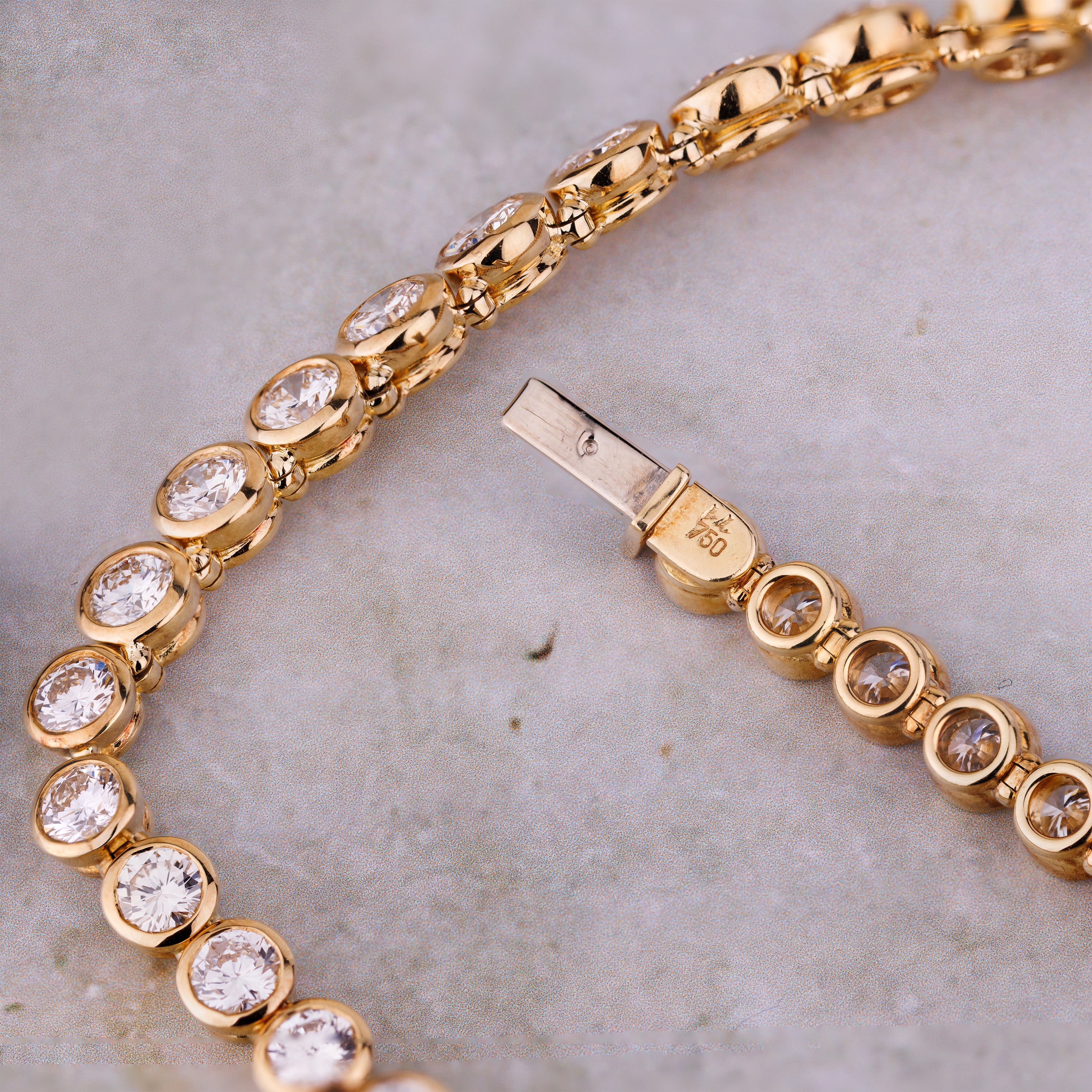 Diamond Suite | Necklace, Bracelet & Earrings | 18k Yellow Gold | Diamond Certification | 117 Diamonds | 41.84 ct