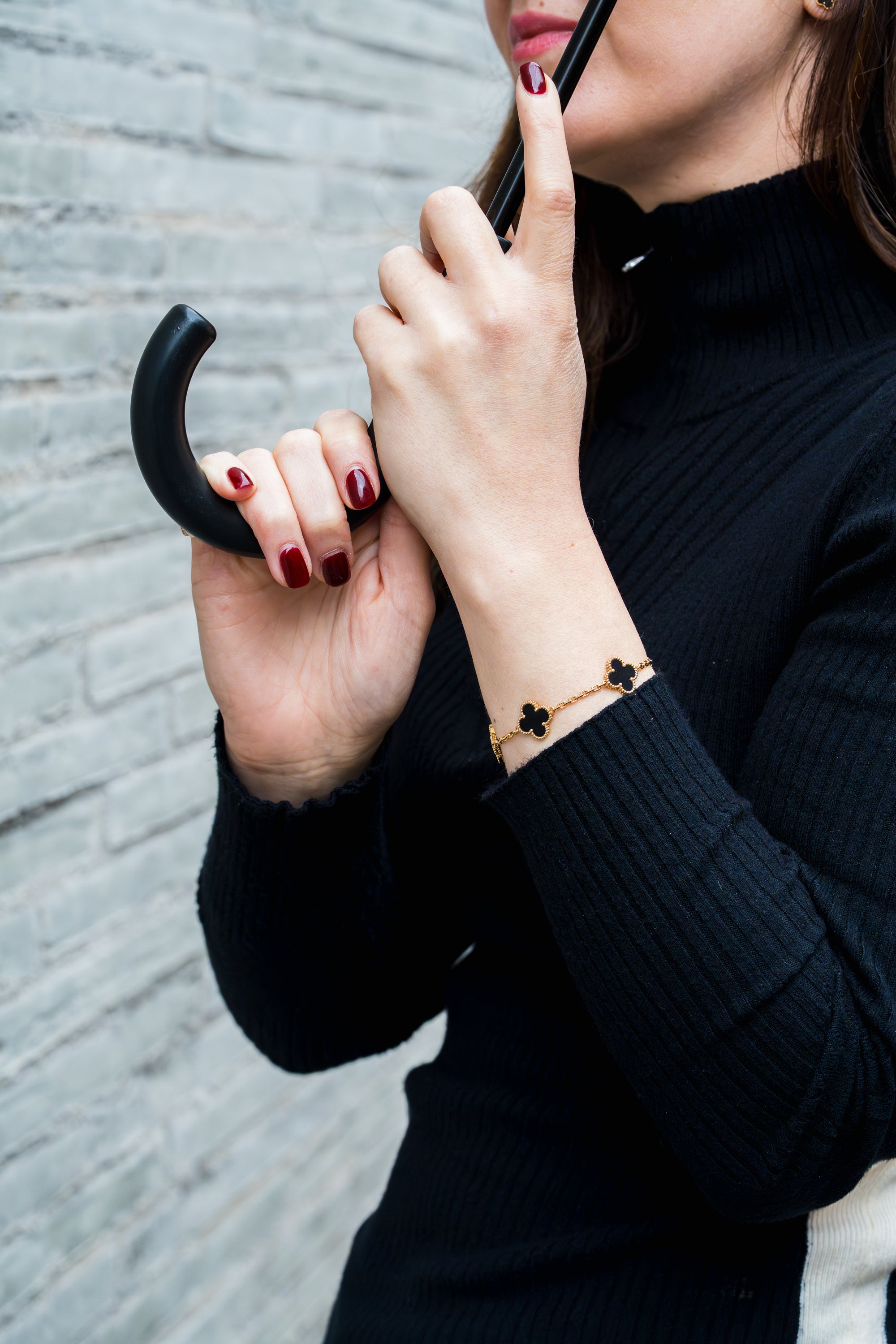 Van Cleef & Arpels Vintage Alhambra Bracelet, 5 Motifs | Onyx & 18k Yellow Gold | Box & Papers | 2023