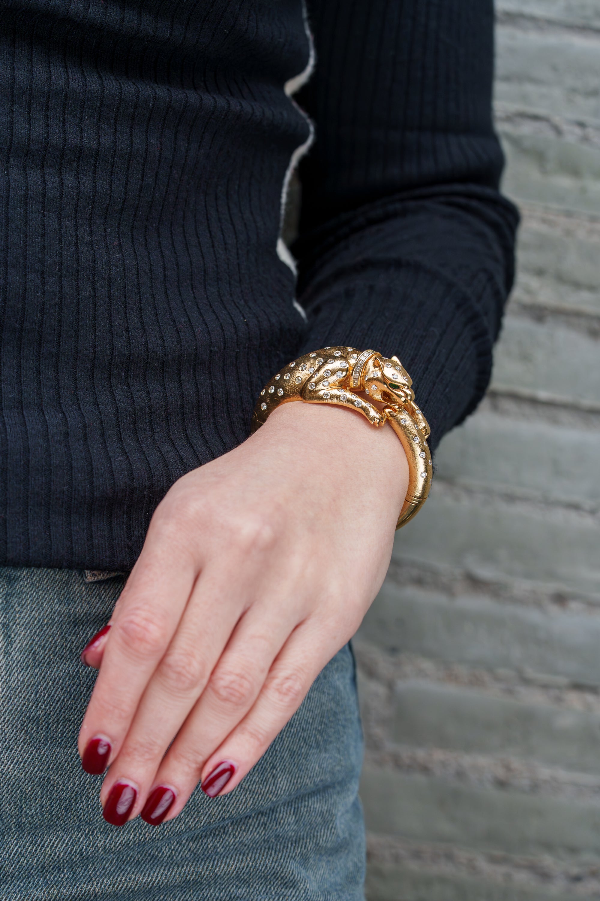 Panther Diamond & Emerald Bracelet Bangle | 18k Yellow Gold